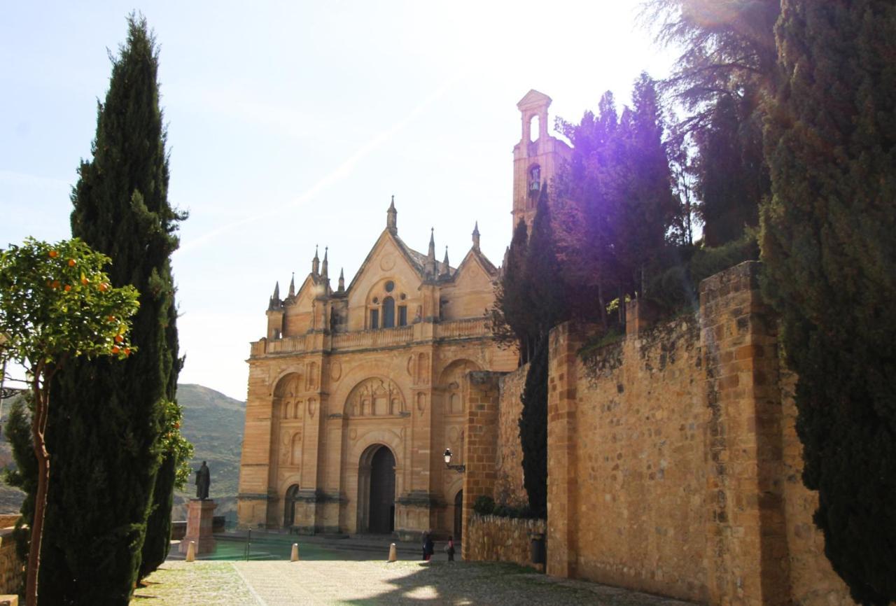 Casa Puerta De La Alcazaba Antequera Villa Exterior photo